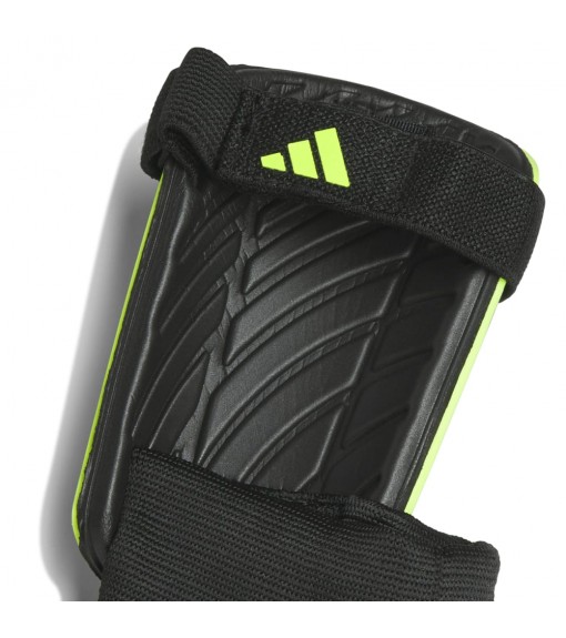 Adidas Tiro IS5603 shin guard | ADIDAS PERFORMANCE Football shin guards | scorer.es