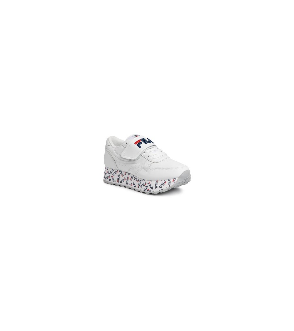 white fila womens trainers